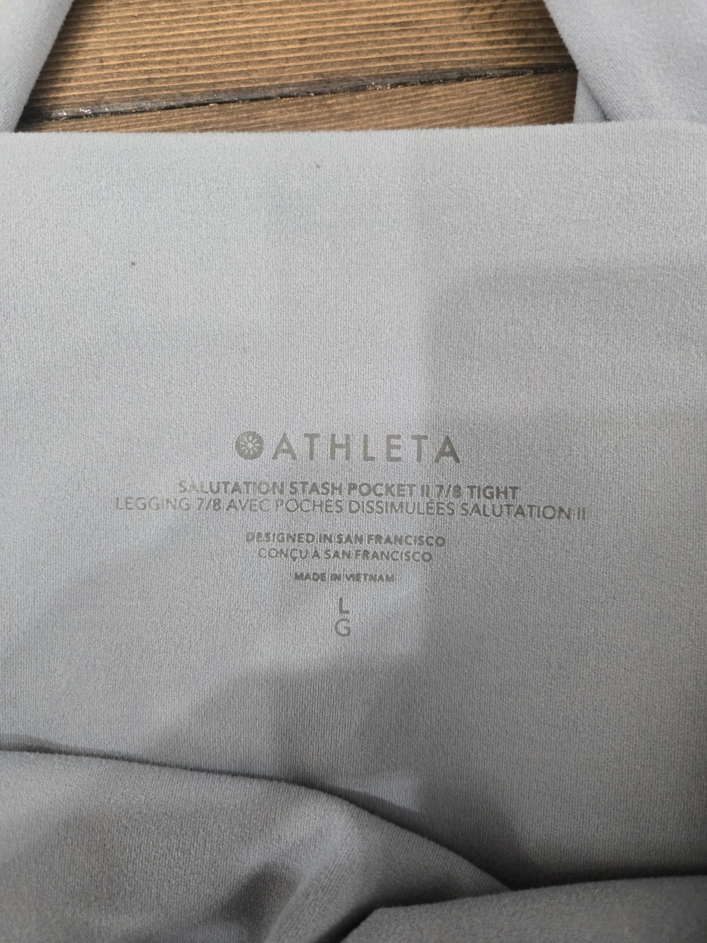 Athleta Light Gray Salutation 7/8 Stash Pocket Leggings - Picture 3 of 3
